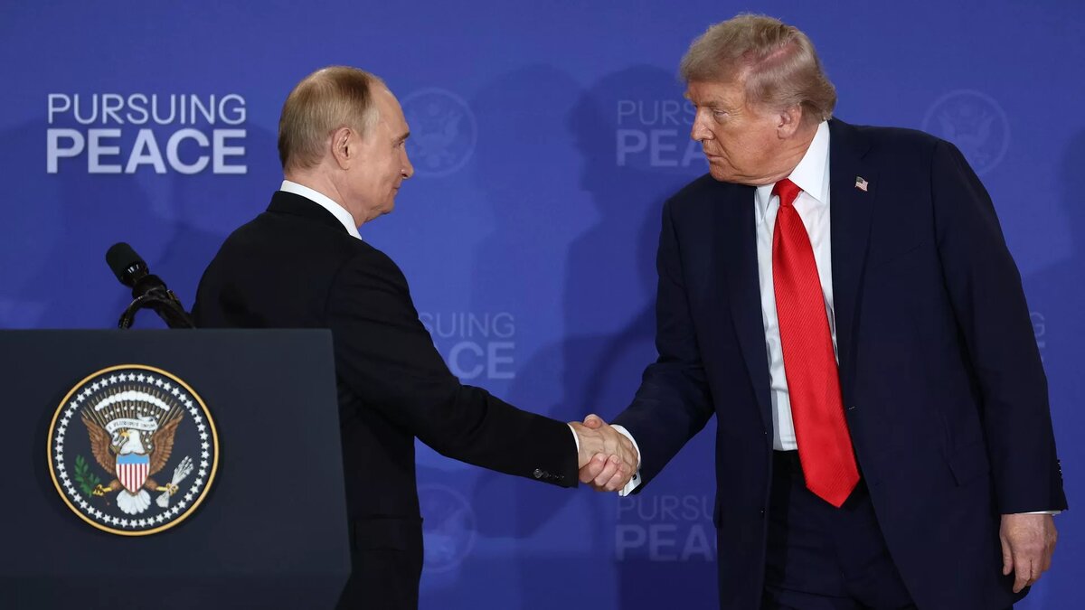 Владимир Путин и Дональд Трамп на Аляске, архивное фото/© POOL 