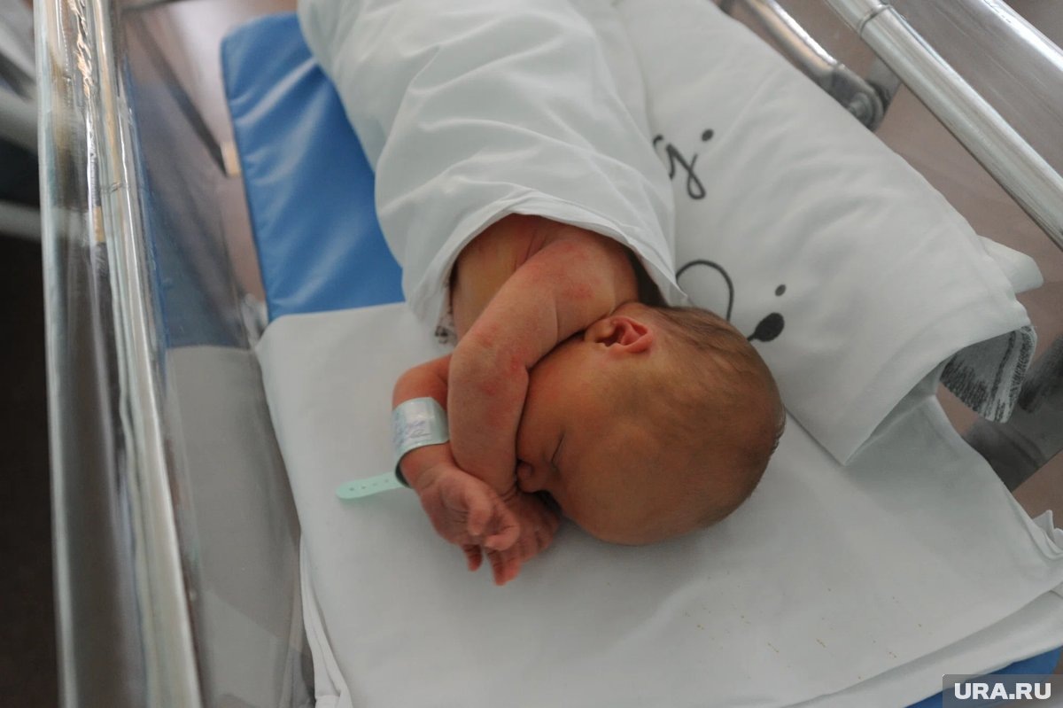     За первое полугодие 2026 года восемь детей оставили в роддомах