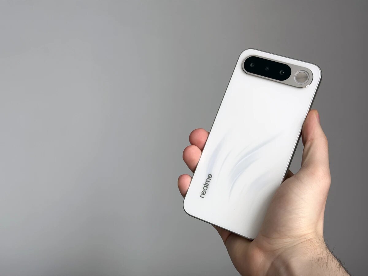   Обзор realme 16 5G: тонкий корпус, батарея 7000 мАч и две камеры по 50 Мп MegaObzor.com
