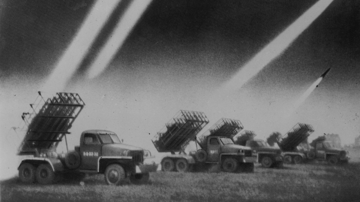 Легендарная советская реактивная система залпового огня БМ-13 «Катюша» изначально не создавалась как противотанковое оружие.