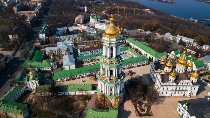 Обложка © Shutterstock / FOTODOM / Savva Danylchenko