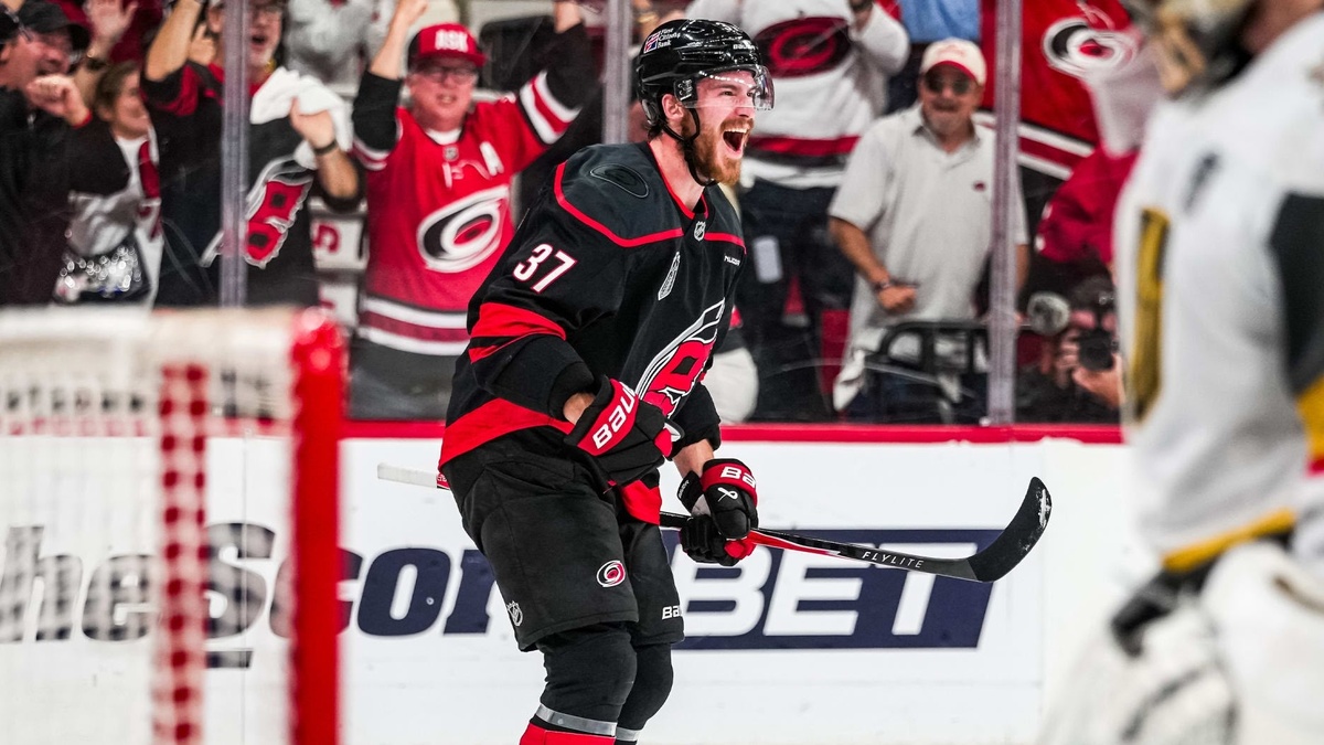 Фото: vk.com/carolinahurricanes