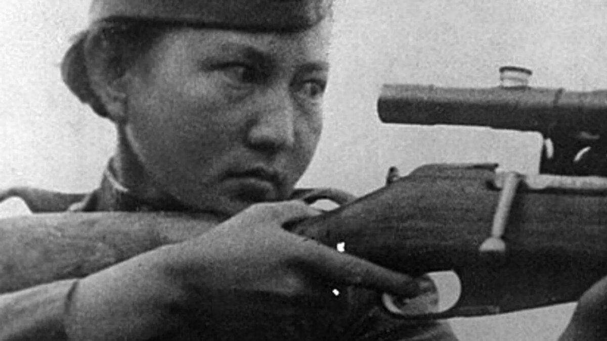 Герой Советского Союза Алия Молдагулова © Photo : ru.wikipedia.org/Государственный каталог Музейного фонда Российской Федерации