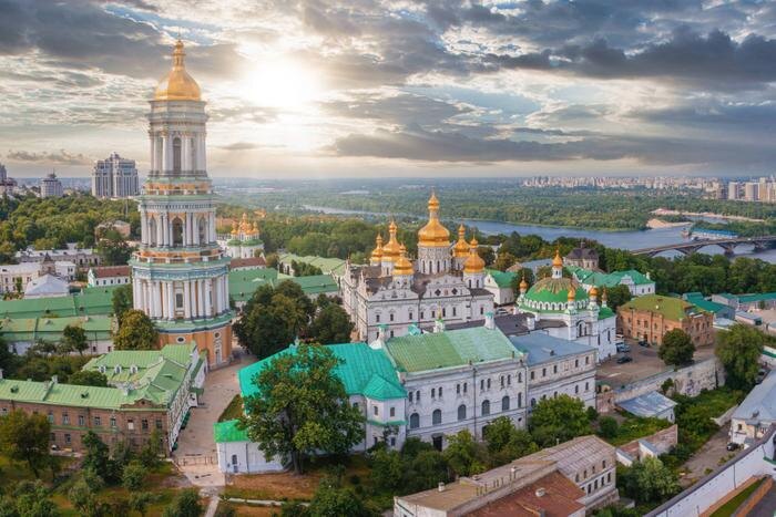 Обложка © Shutterstock / FOTODOM / Pandora Pictures