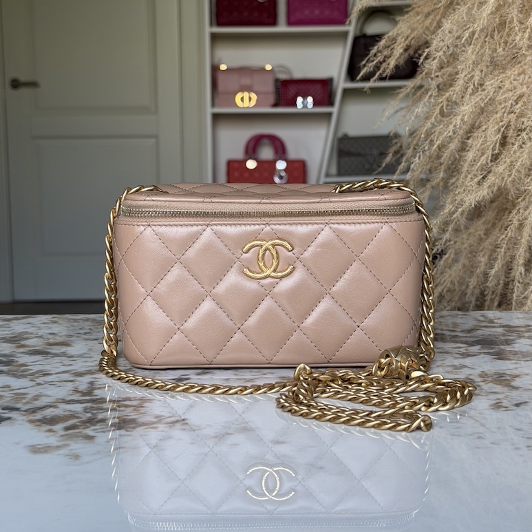 Сумка Chanel Vanity  оригинал Москва
