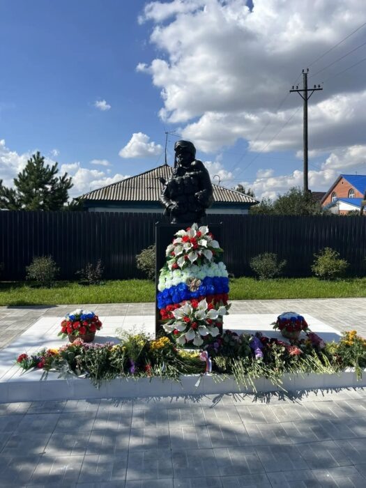    Мемориал в память о воинах, погибших в локальных конфликтах и специальной военной операции в поселке Плановый.