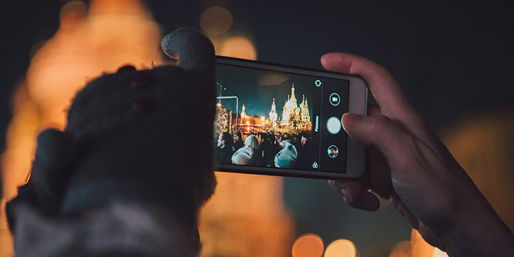 iPhone — отличный инструмент для фотосъёмки. Бренд любят и ценят за отличную камеру / Фото: unsplash.com