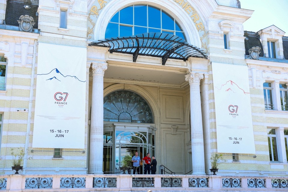    Предполагается, что завтра лидеры G7, включая Трампа, будут общаться с Зеленским на двухчасовой встрече. REUTERS