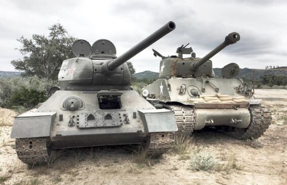 Т-34-85 и американский "Шерман"