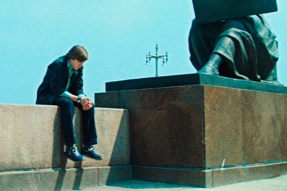    Культовая советская комедия Карена Шахназарова «Курьер» получит новое прочтение. Фото: Кадр из фильма «Курьер».