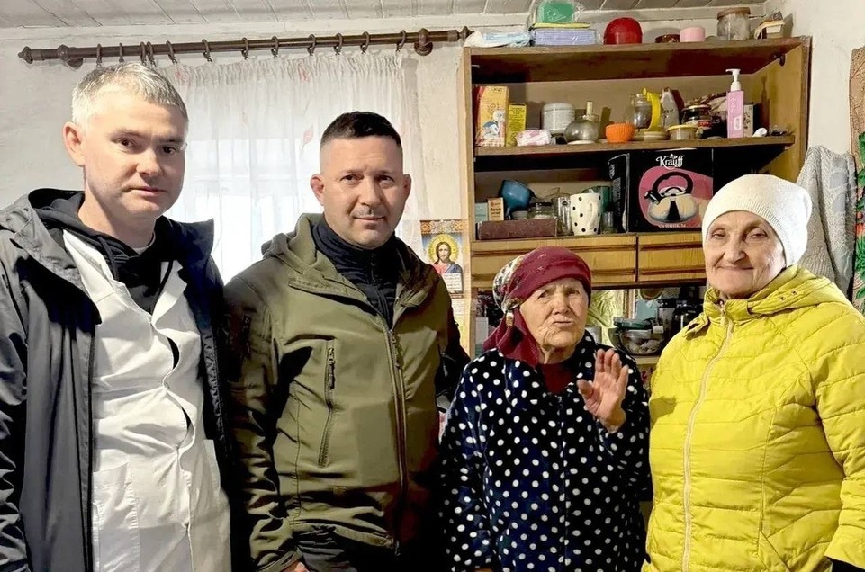    Медики Ямала продолжают работать на подшефной территории ДНР. Фото: t.me/yamalryadom