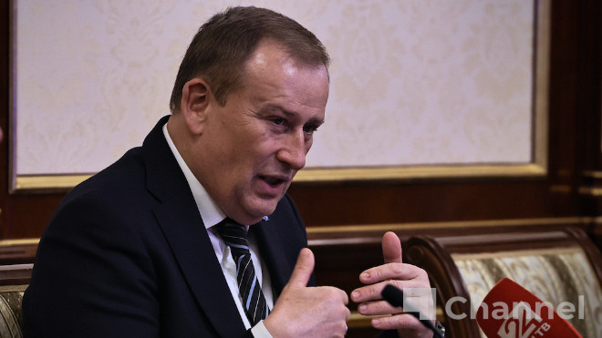 Александр Дрозденко: в Ленобласти обсудят законодательное решение проблемы "коттеджного рабства"