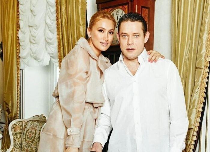 Павел Буре с бывшей женой. Обложка © Instagram (признан экстремистской организацией и запрещён на территории Российской Федерации) / alinabure