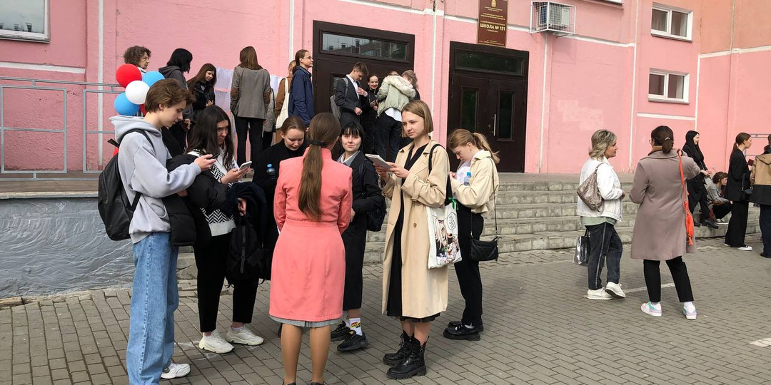 Местных — в ПТУ, мигрантов — в ВУЗы? ЕГЭ 2026 ошеломил выпускников по всей России