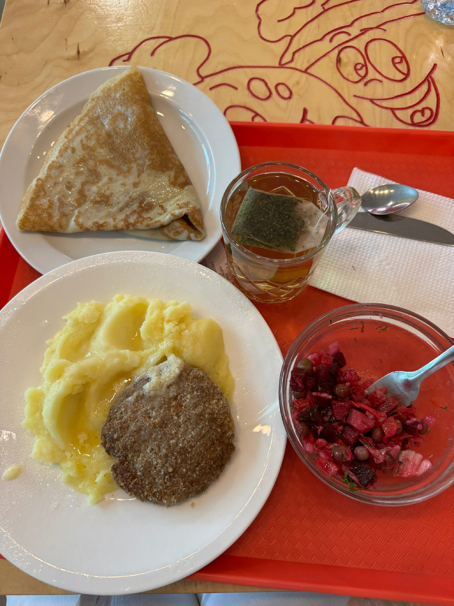 Обед в кафе 340₽
