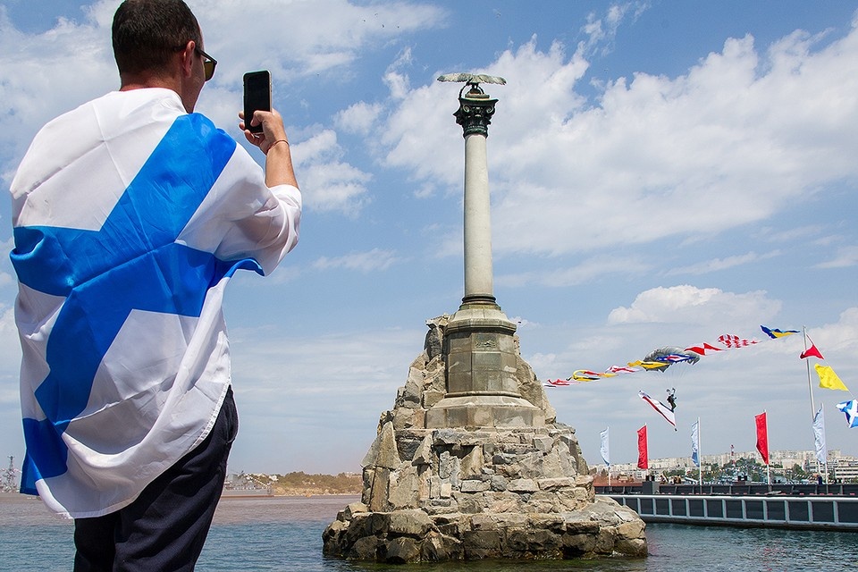  Во время военно-морского парада в честь Дня ВМФ России, Крым, Севастополь. Михаил ПАТЛИС
