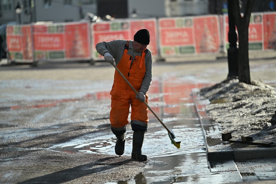    В Ростове-на-Дону прошло планерное совещание, на котором власти обсудили уборку улиц. Евгения ГУСЕВА