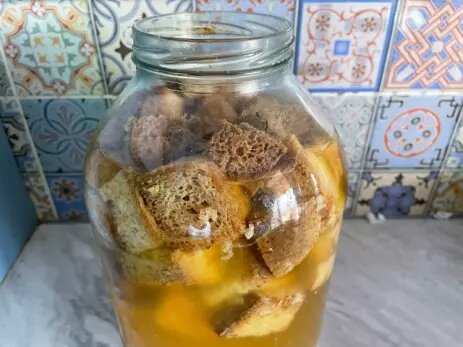 Как приготовить домашний квас - самый простой рецепт с хлебом, водой и сахаром