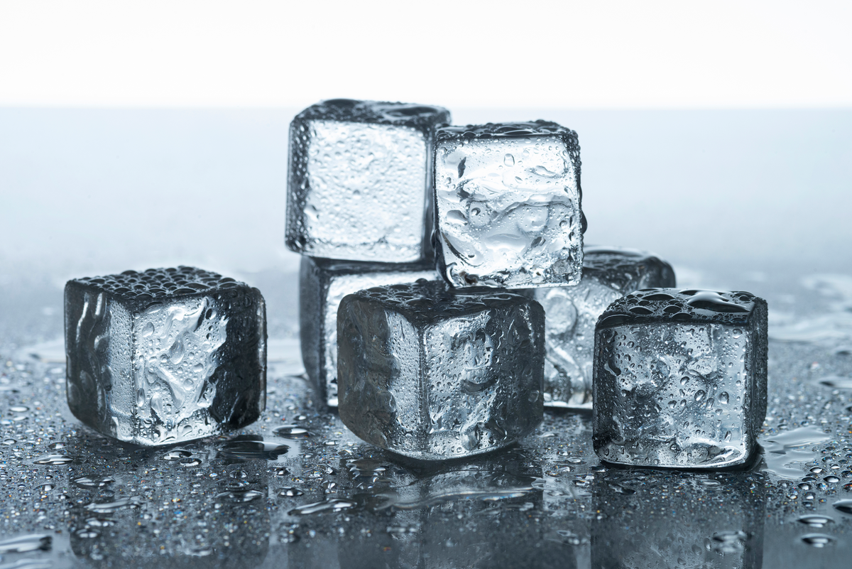 Источник изображения: magnific.com/ru/free-photo/ice-cubes-arrangement-still-life_40421022.htm