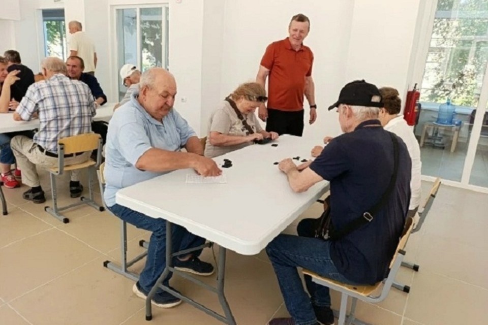    Игра в домино - это не только состязание, но и эффективная тренировка важных навыков. Фото: max.ru/nmrpl