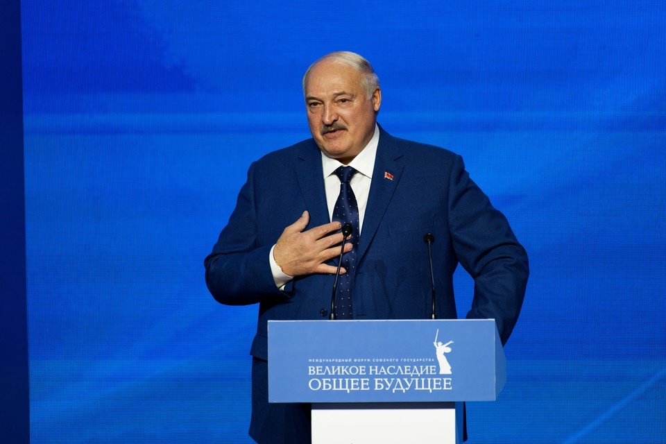    Лукашенко: после поражения в Донбассе дни Украины будут сочтены Иван МАКЕЕВ