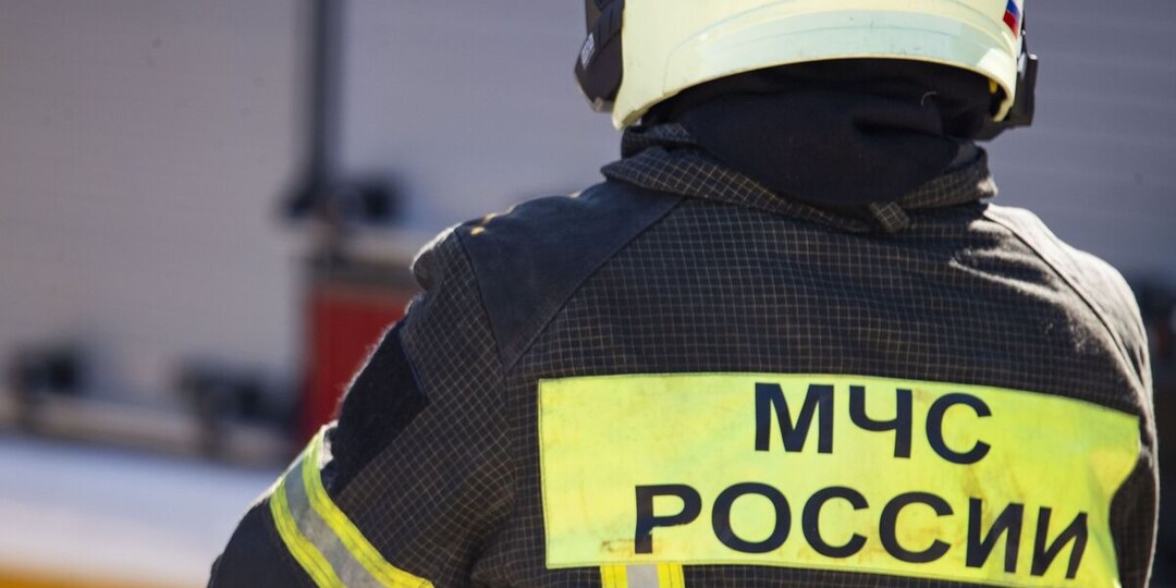 В Рыбинске продолжается тушение пожара на топливной базе после атаки ВСУ