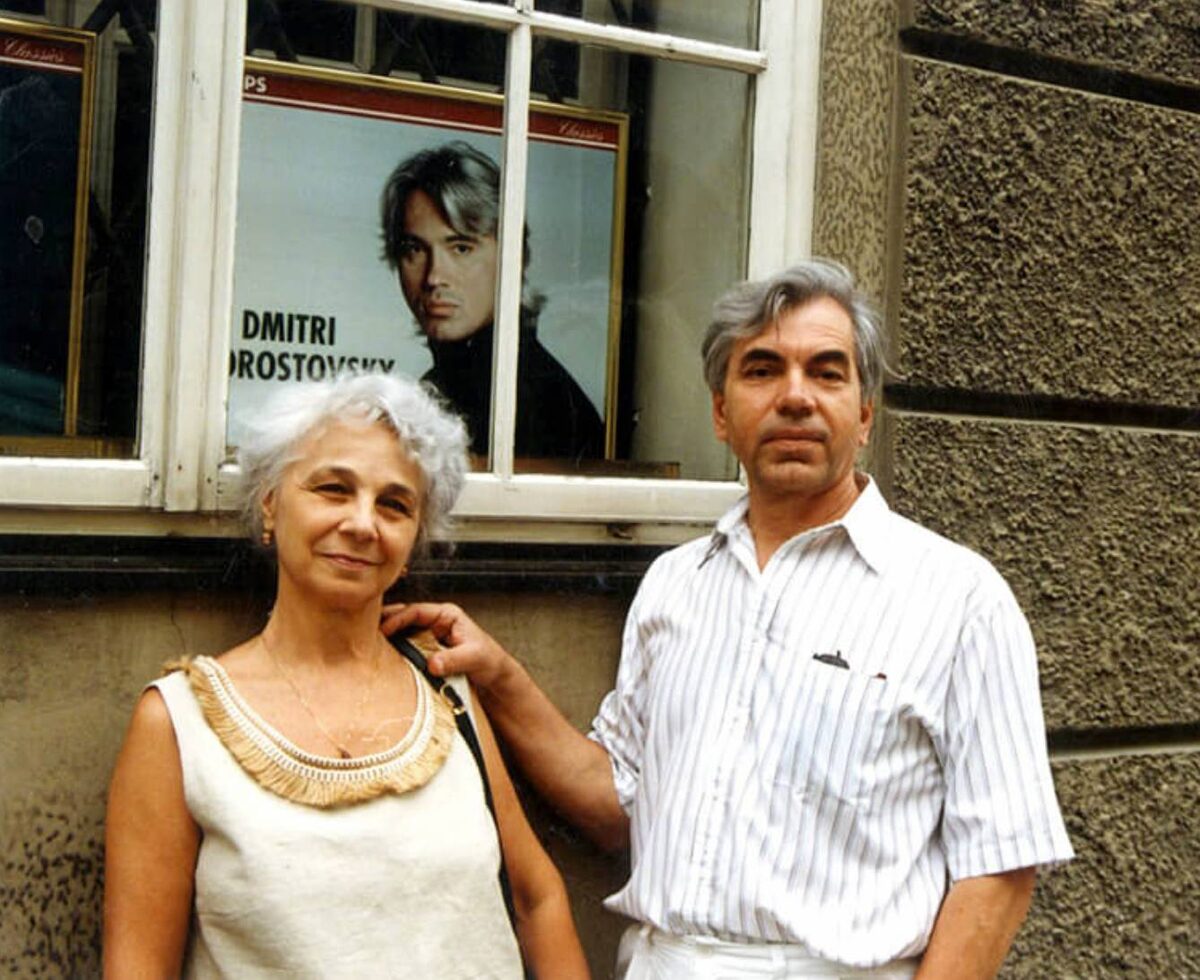    Александр Степанович и Людмила Петровна Хворостовские. Лондон, 1996 г.Соцсети