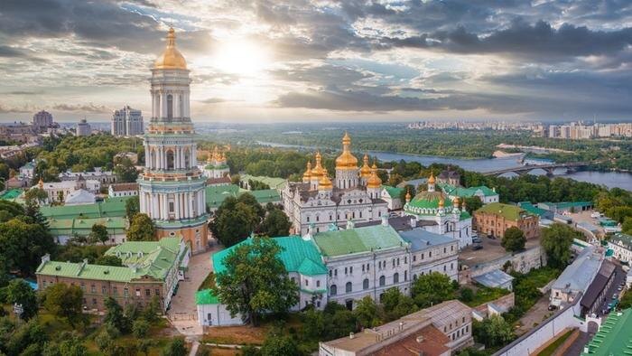 Обложка © Shutterstock / FOTODOM / Pandora Pictures