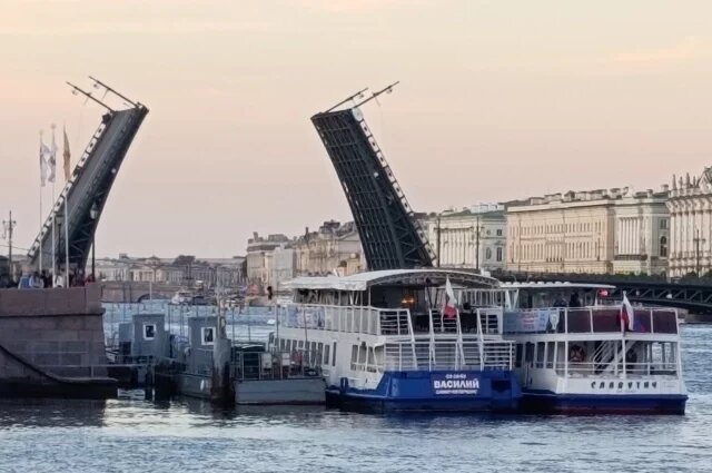    Сколько в Санкт-Петербурге длятся белые ночи?
