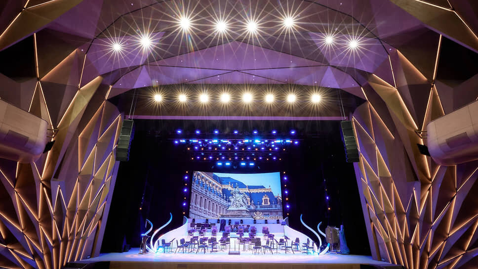 Ho Guom Opera — одна из самых заметных новых культурных площадок Ханоя. Театр открылся в 2023 году в центре города, рядом с озером Хоанкьем.📷Фото: Ho Guom Opera