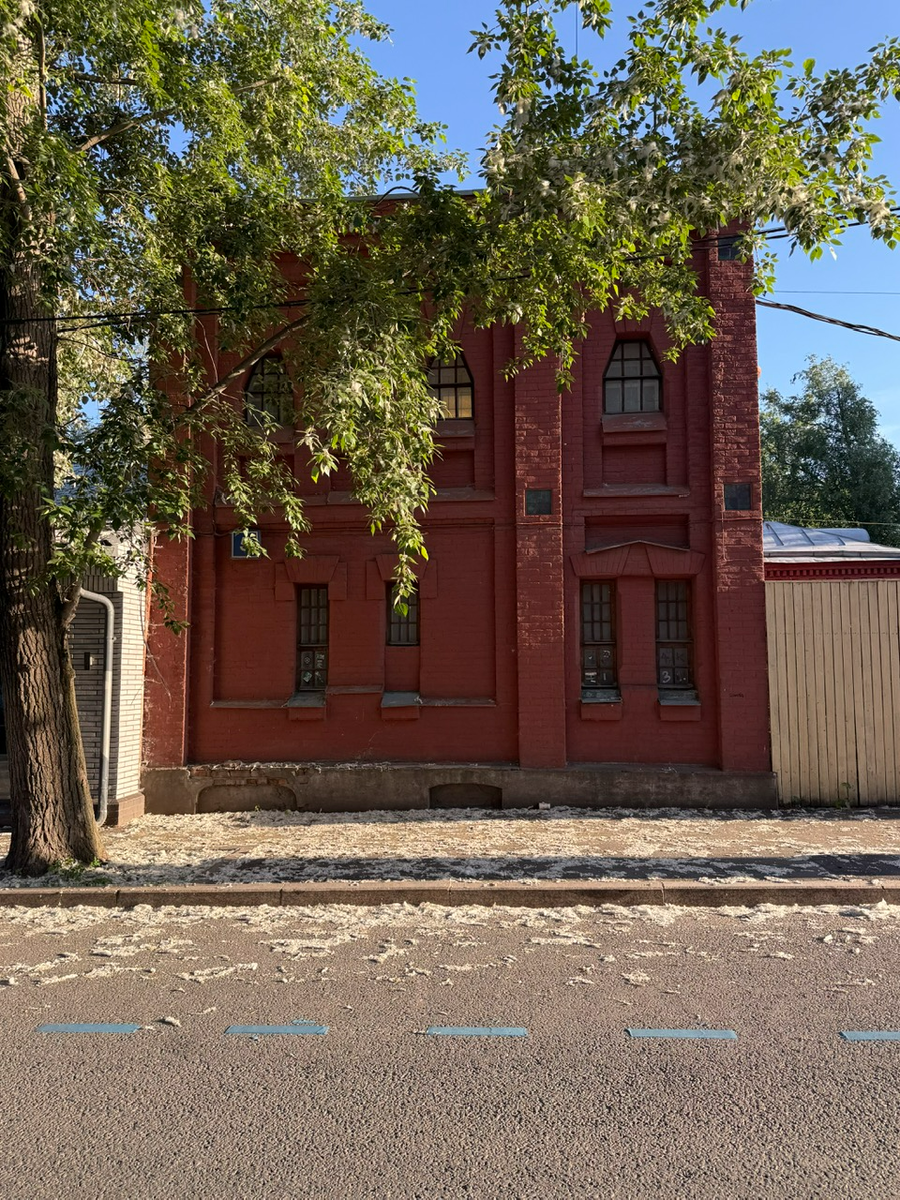 Фото автора канала. Дом для приезжих астрономов.