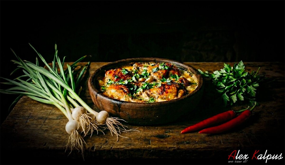 Рецепт грузинской курицы шкмерули со свежим чесноком: хрустящая корочка и шелковистый соус из Грузии