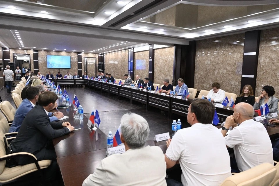    Глава Новосергиевского района Нурсултан Муссагалеев предложил развить проект «Горжусь Оренбуржьем». Фото: «Единая Россия»