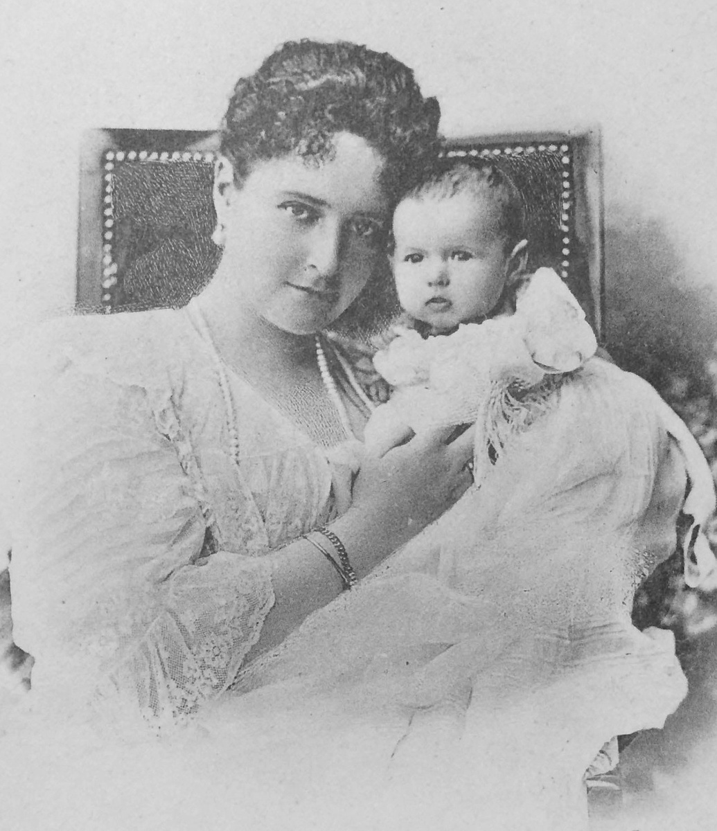  Императрица Александра Федоровна и великая княжна Анастасия. Открытка. 1900-е. Из коллекции ГМЗ «Царское Село»