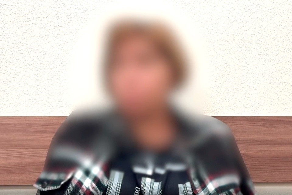    В Крыму сотрудники Федеральной службы безопасности России задержали 59-летнюю уроженку Луганской области, которую подозревали в работе на украинские спецслужбы. Минобороны РФ