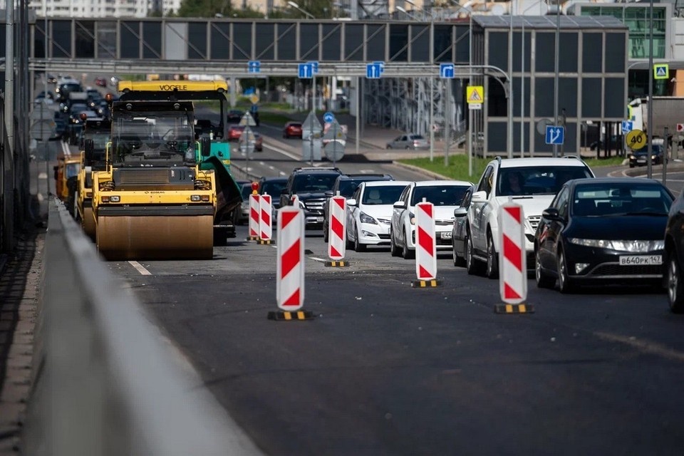    В Новосибирске за неделю отремонтировали около 8 тысяч метров дорог. Юлия ПЫХАЛОВА