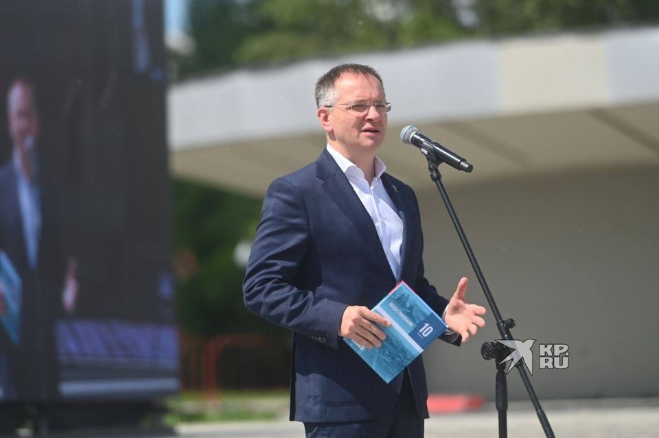    Владимир Мединский приехал в Екатеринбург на открытие памятника Алексею Балабанову Ольга ЮШКОВА