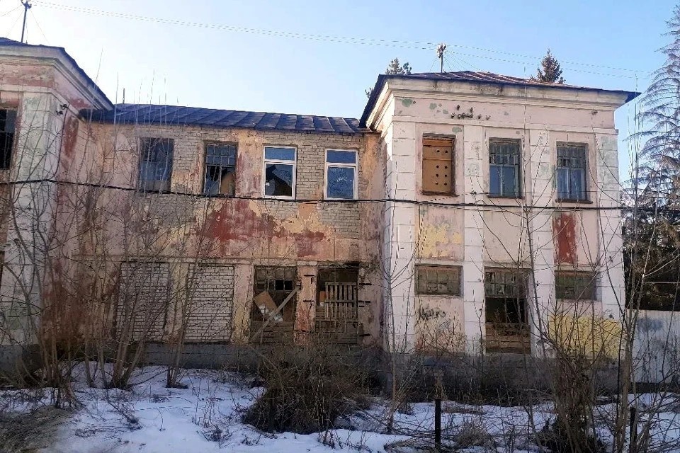    На месте этого здания возведут новую гимназию. Александр СОРОКИН