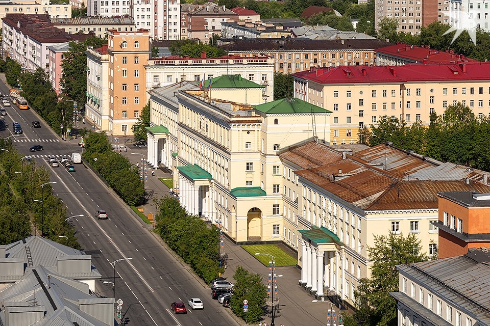    В Мурманске прошло 24-е заседание городского Совета депутатов. Антон ЗАБИРОВ