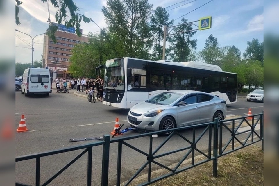    В Братске двое на одном самокате попали под машину на переходе. Фото: ОГИБДД МУ МВД России «Братское»