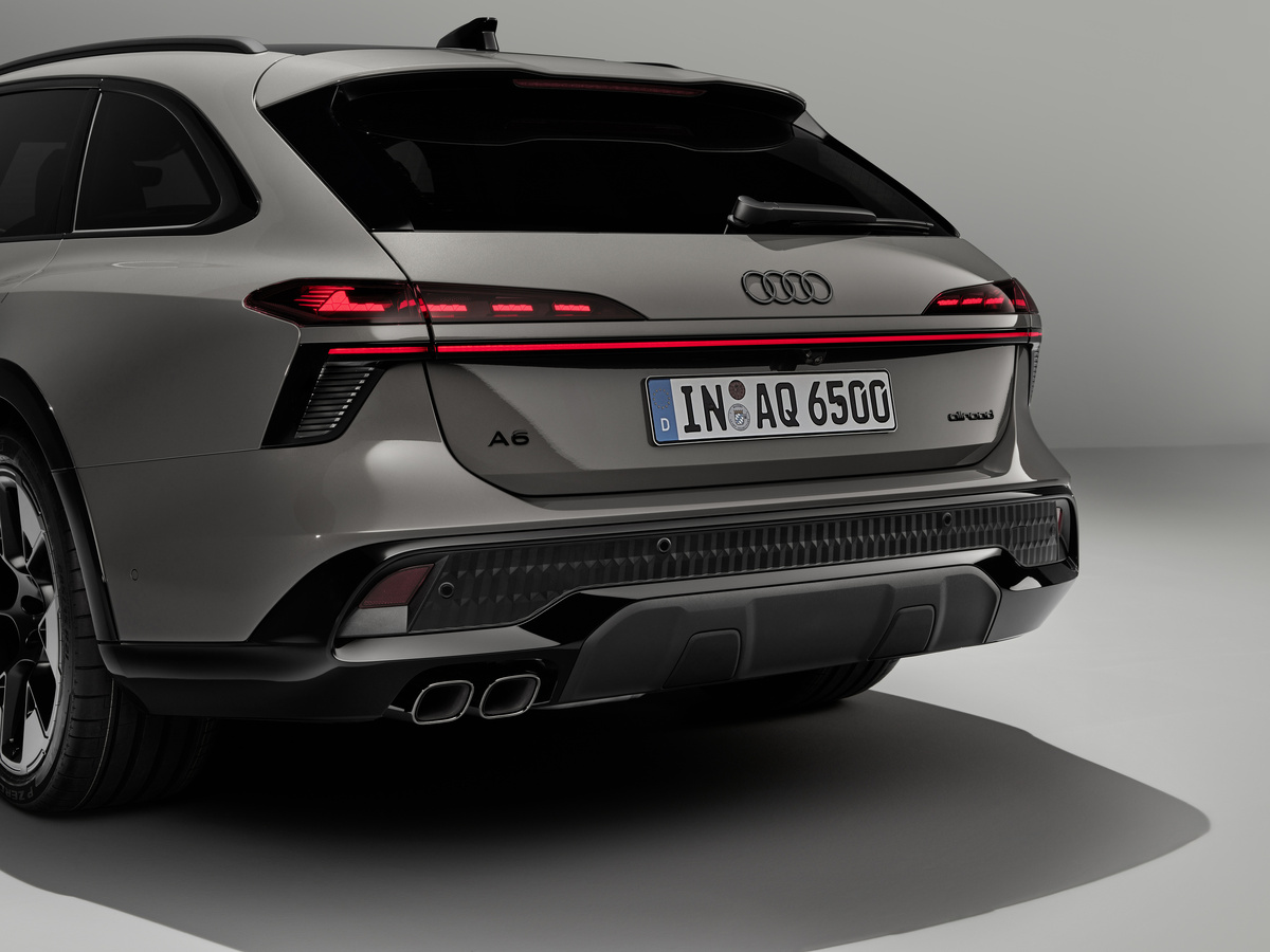    Audi A6 Allroad   
Audi