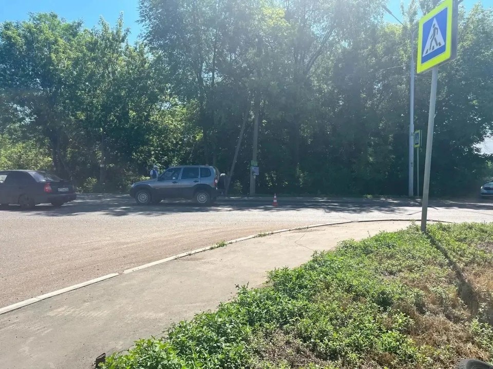    В момент происшествия школьница пересекала проезжую часть по нерегулируемому пешеходному переходу УМВД России по Оренбургской области