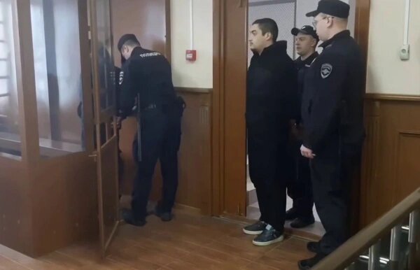 В Петербурге задержали подставных полицейских-вымогателей