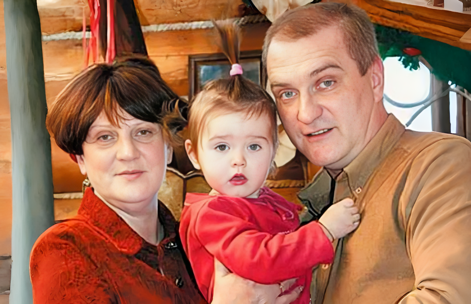 Александр Балуев с женой и дочкой