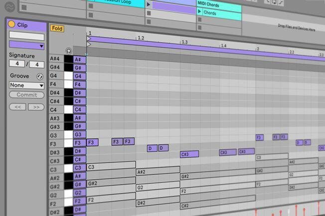 Пиано-ролл в Ableton. Ноты располагаются в сетке времени, имея начало и конец.