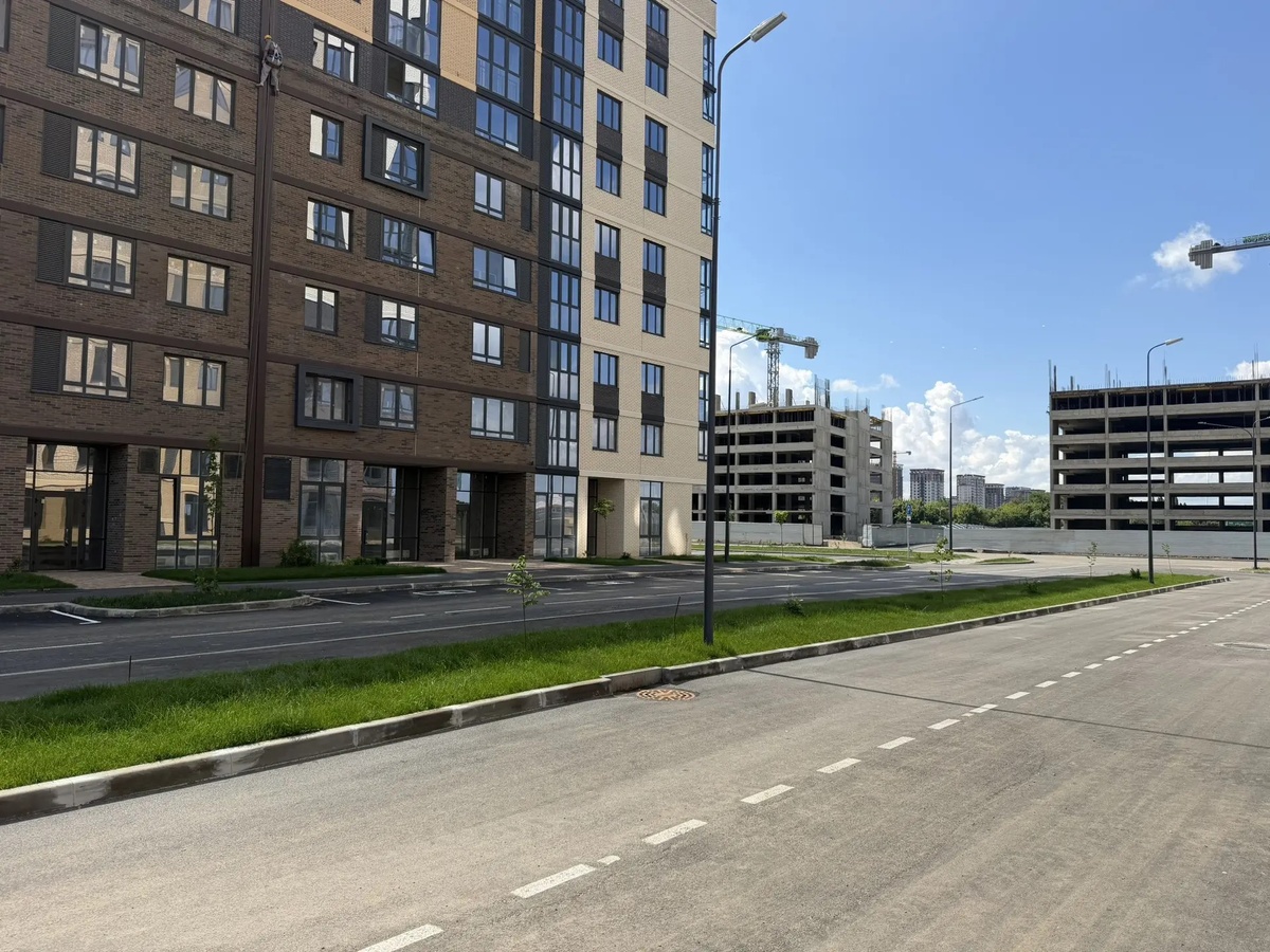 Только с сегодняшнего дня застройщик открыл для просмотра дворовые пространства в первой очереди мкр. Народные Кварталы