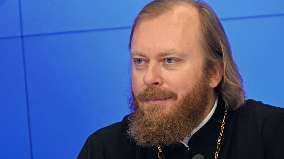 Председатель Патриаршей комиссии по вопросам семьи, защиты материнства и детства иерей Федор Лукьянов.📷Фото: Антон Новодерёжкин / Коммерсантъ