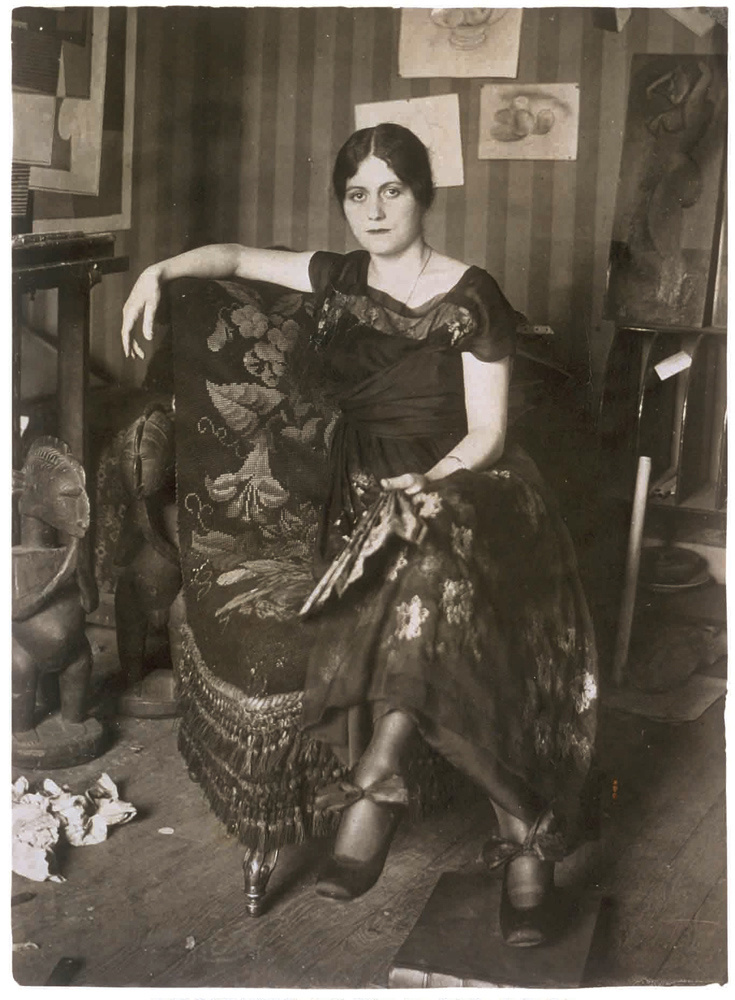    Ольга Хохлова в мастерской Пикассо в Монруж, весна 1918 года. Фото: Commons.wikimedia.org