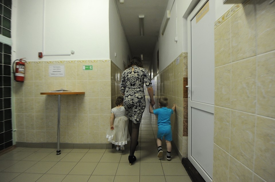    В России тысячи детей находятся в детских домах по заявлению родителей. Алексей БУЛАТОВ