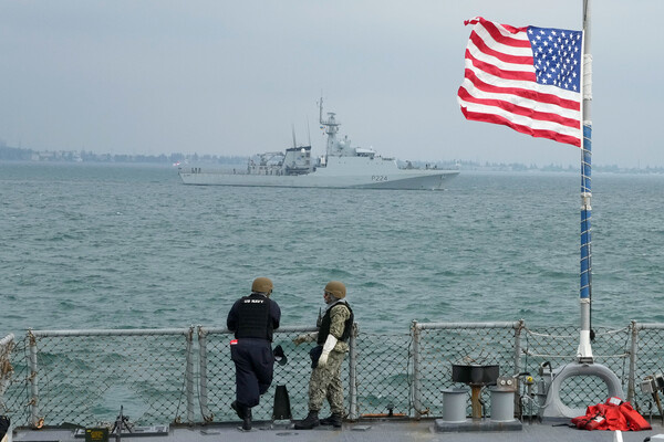 Солдаты ВМС США во время маневров Sea Breeze 2021 в Черном море, 2021 год / Efrem Lukatsky/AP   📷